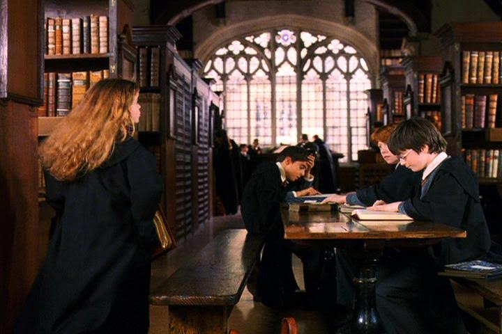 Harry Potter in biblioteca